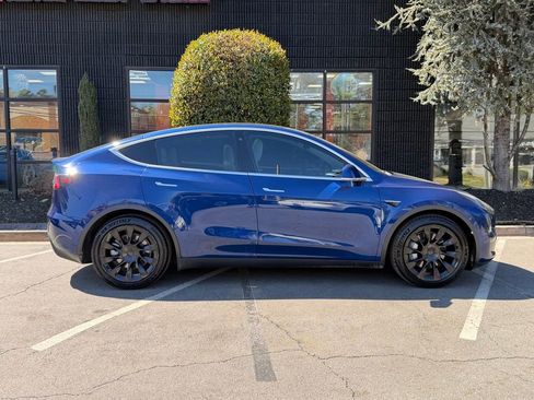 Used 2020 Tesla Model Y Long Range image 21