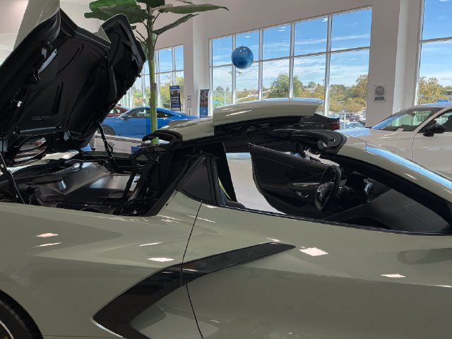 Used 2024 Chevrolet Corvette Stingray Convertible w/ 1LT RWD image 21