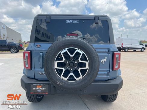 New 2025 Ford Bronco Outer Banks image 6