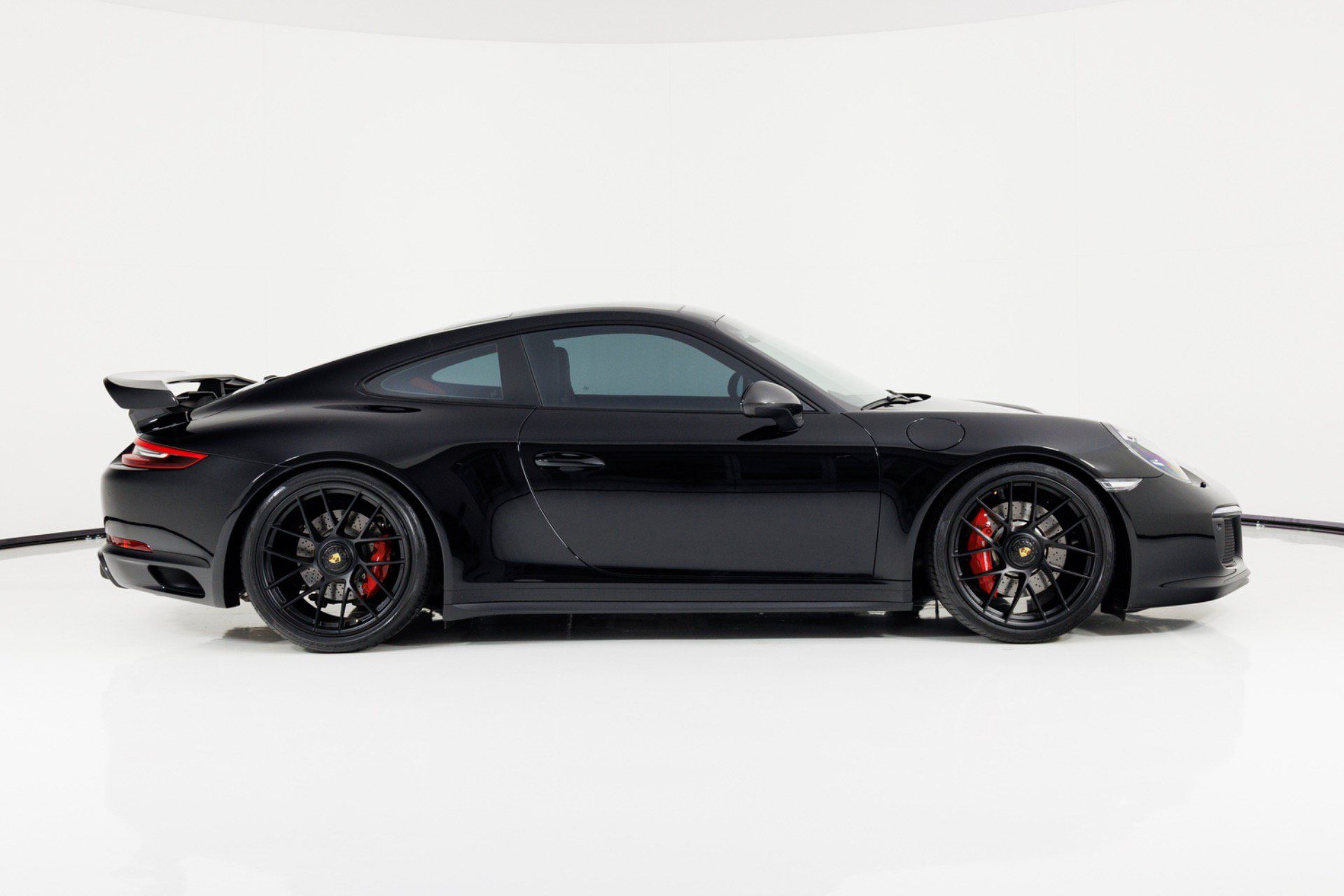 Used 2017 Porsche 911 Carrera GTS RWD image 2