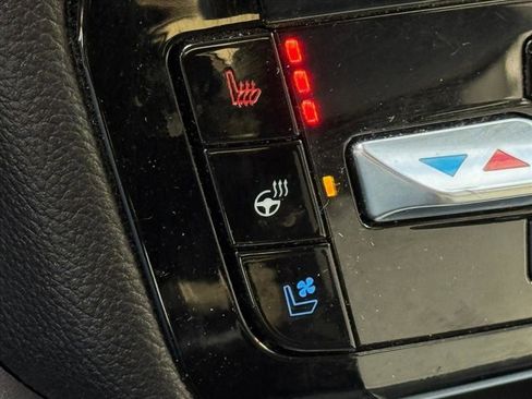 Used 2023 Ford Explorer Limited w/ Equipment Group 301A image 33