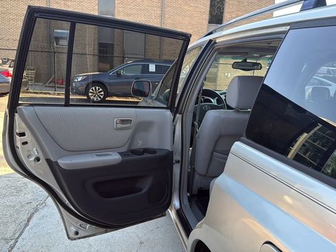 Used 2004 Toyota Highlander 2WD V6 image 19