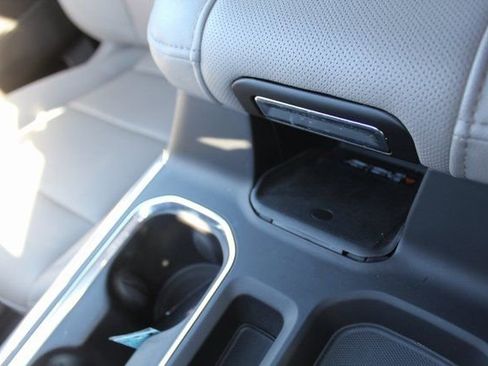 Used 2023 GMC Sierra 1500 SLT image 34