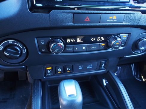 Used 2022 Nissan Frontier PRO-4X w/ Pro-4X Premium Package image 25