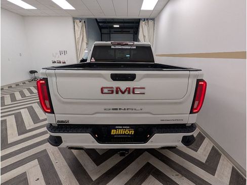 Used 2020 GMC Sierra 1500 Denali w/ Denali Ultimate Package AWD/4WD image 21
