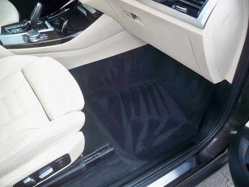 Used 2018 BMW X3 xDrive30i w/ Premium Package image 18