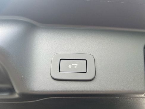 New 2025 Land Rover Range Rover Evoque Dynamic SE image 28