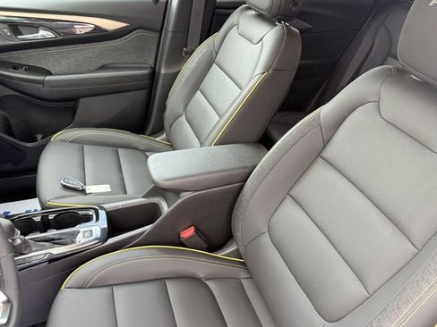 Used 2024 Chevrolet TrailBlazer ACTIV w/ Driver Confidence Package FWD image 15