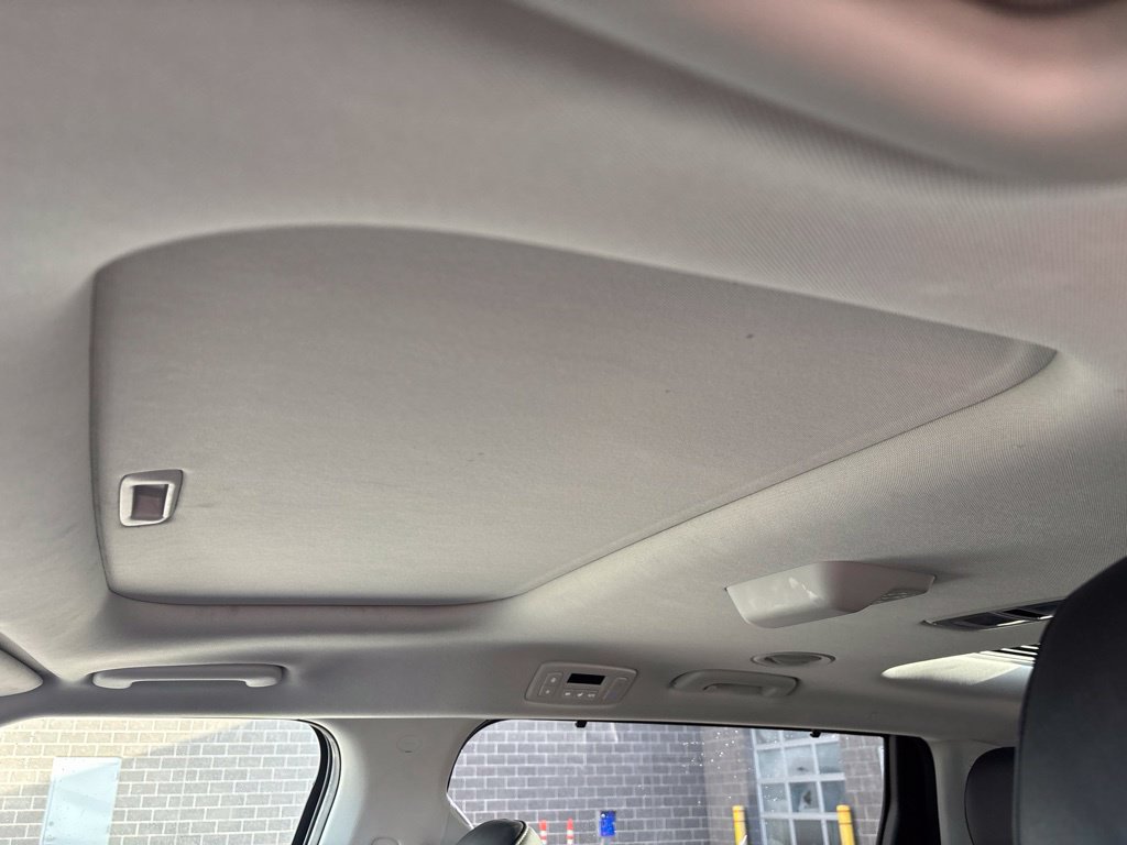 Certified 2025 Kia Carnival SX FWD image 8