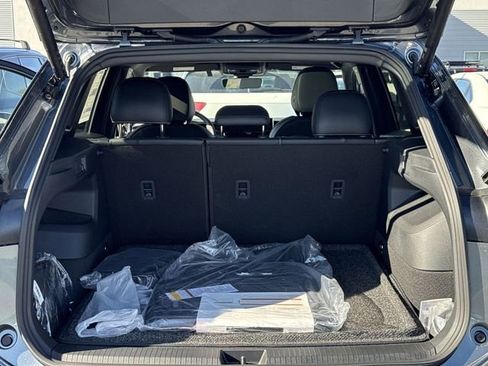 New 2026 Volkswagen Tiguan SE R-Line FWD image 10