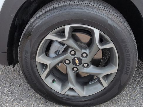 Used 2024 Chevrolet Trax LT w/ Driver Confidence Package FWD image 11