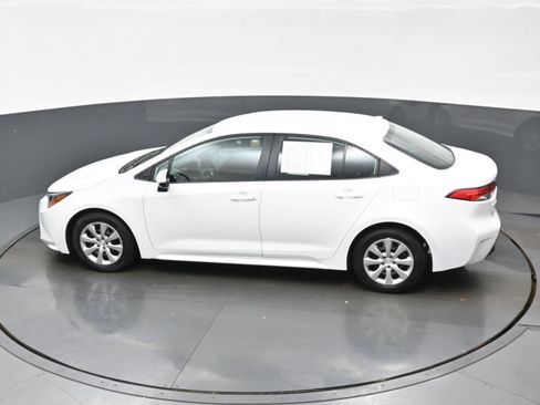 Used 2024 Toyota Corolla LE FWD image 34