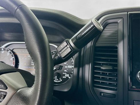 Used 2024 Nissan Titan SV w/ SV Convenience Package image 20