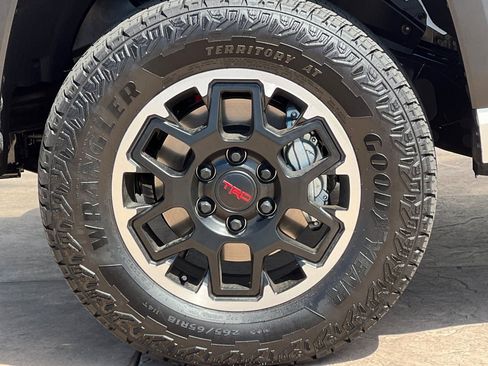 New 2026 Toyota Tacoma TRD Off-Road AWD/4WD image 32
