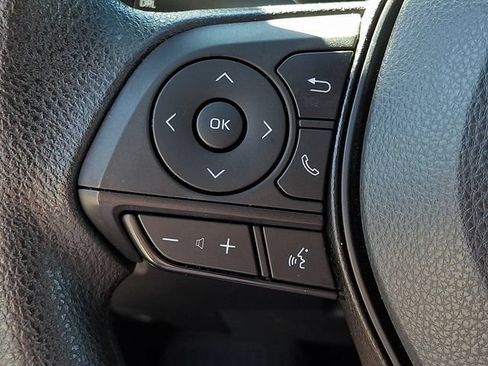 Used 2022 Toyota RAV4 LE AWD/4WD image 16