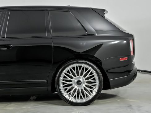 Used 2022 Rolls-Royce Cullinan image 9