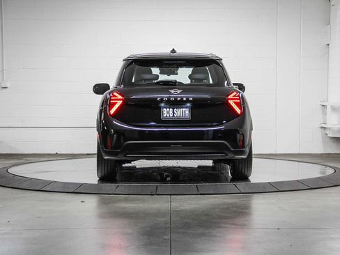 Used 2025 MINI Cooper 2-Door Hardtop image 6