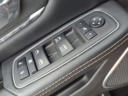 Used 2024 RAM 1500 Laramie image 17