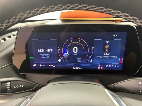 Used 2025 Chevrolet Traverse LT w/ Sun and Wheel Package image 25