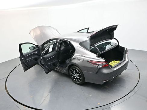 Used 2024 Toyota Camry SE image 41
