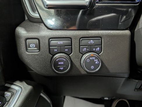 Used 2022 Chevrolet Silverado 1500 LT image 23