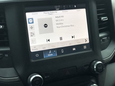 Used 2024 RAM 2500 Tradesman w/ Chrome Appearance Group image 19