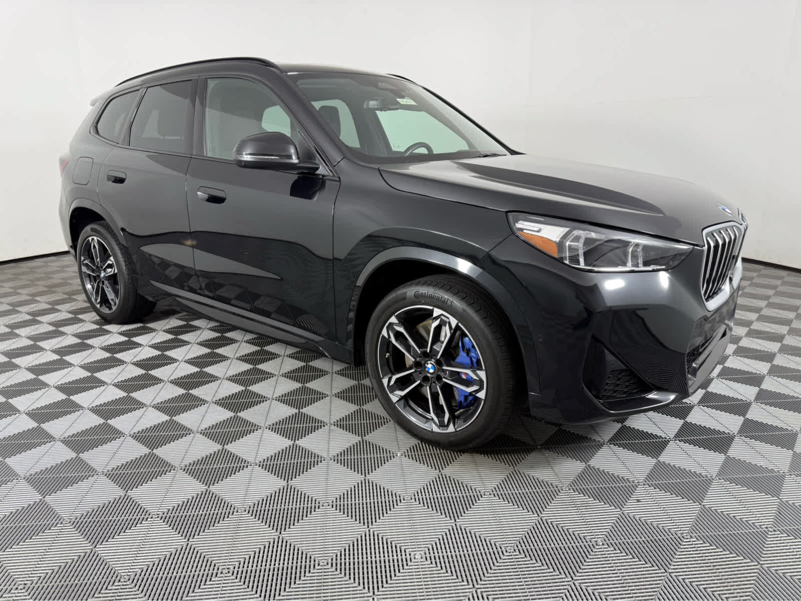 Used 2025 BMW X1 xDrive28i w/ Premium Package AWD/4WD image 1