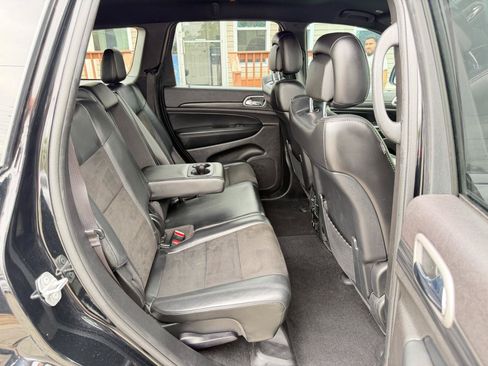 Used 2021 Jeep Grand Cherokee Laredo X AWD/4WD image 38