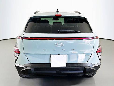 Certified 2025 Hyundai Kona SEL AWD/4WD image 6