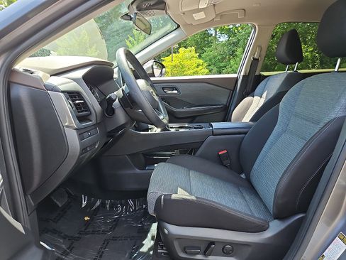 Certified 2023 Nissan Rogue SV AWD/4WD image 13