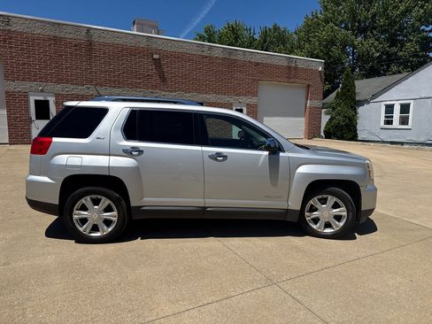 Used 2017 GMC Terrain SLT AWD/4WD image 4