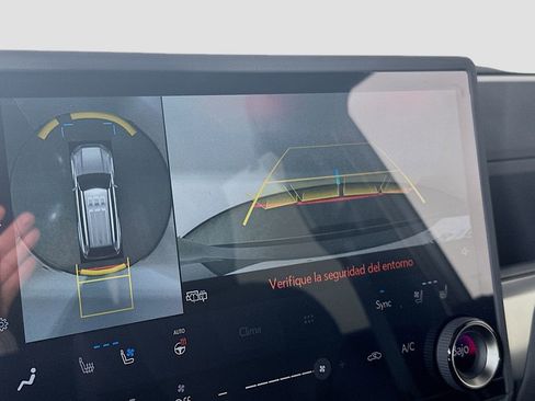 Used 2025 Lexus GX 550 image 16