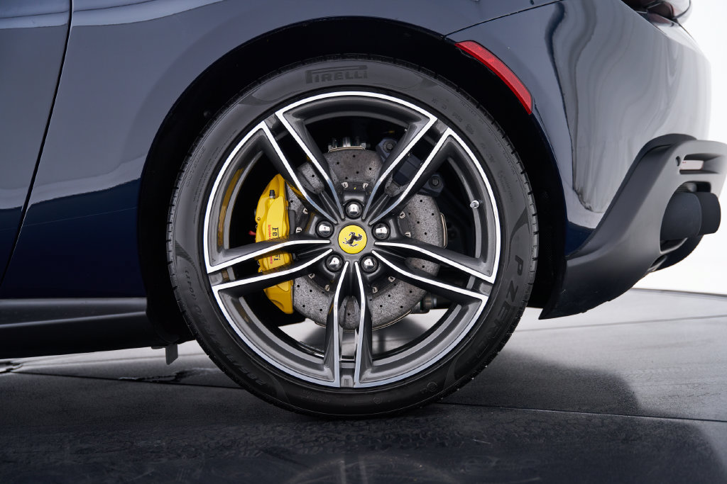 Used 2025 Ferrari Roma Spider RWD image 38