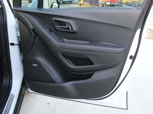 Used 2020 Chevrolet Trax Premier image 26