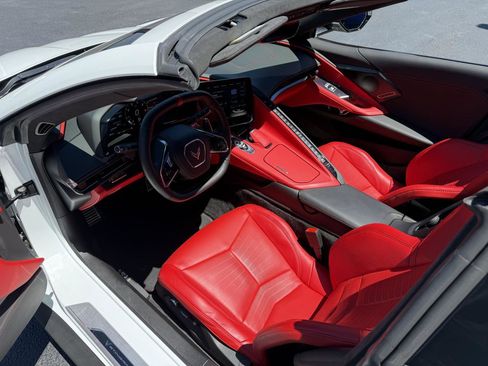 Used 2023 Chevrolet Corvette Stingray Premium Conv w/ Z51 Performance Package RWD image 8