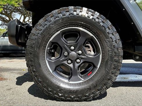 Used 2022 Jeep Gladiator Rubicon w/ Trailer Tow Package image 8