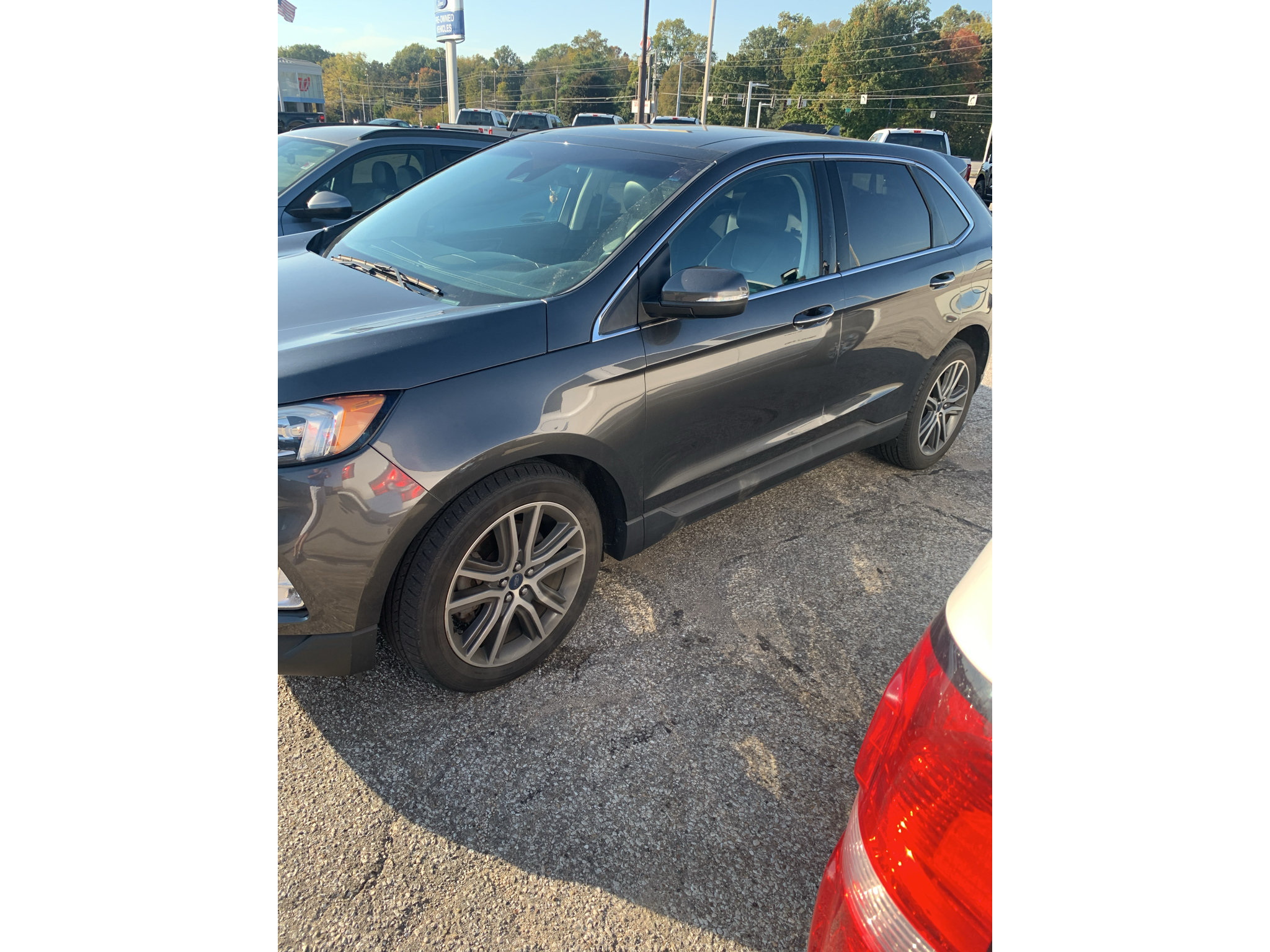 Used 2019 Ford Edge Titanium w/ Cold Weather Package AWD/4WD image 2