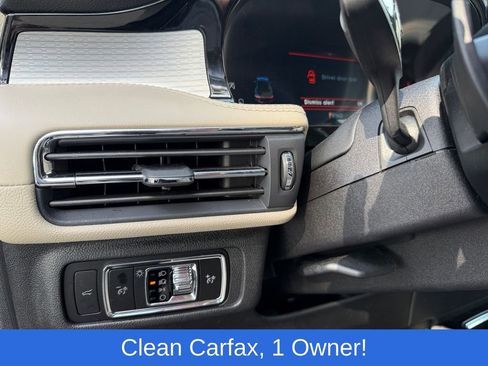 Used 2025 Lincoln Corsair AWD image 19