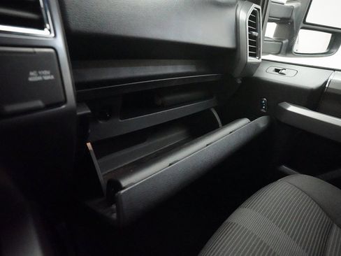 Used 2015 Ford F150 XLT w/ Equipment Group 302A Luxury image 29