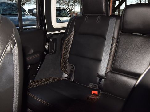 Used 2022 Jeep Wrangler Unlimited Sahara image 19