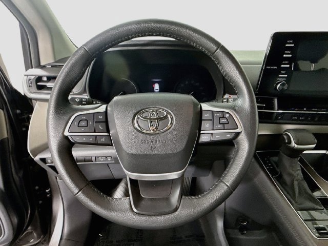 Certified 2024 Toyota Sienna XLE FWD image 13