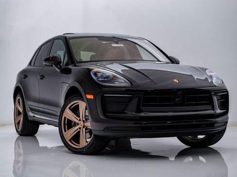 New 2026 Porsche Macan AWD/4WD image 8
