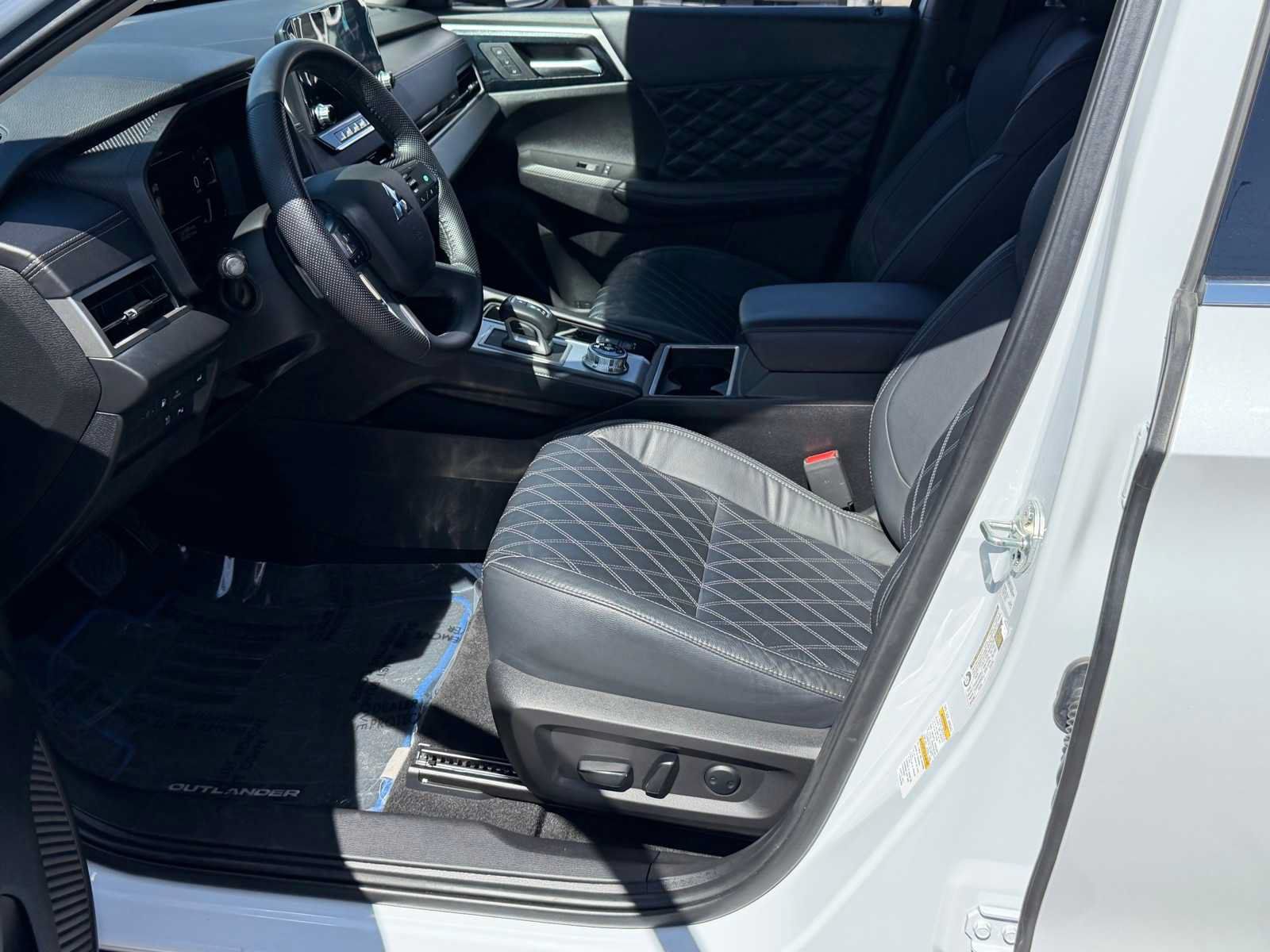 Used 2023 Mitsubishi Outlander SEL AWD/4WD image 23