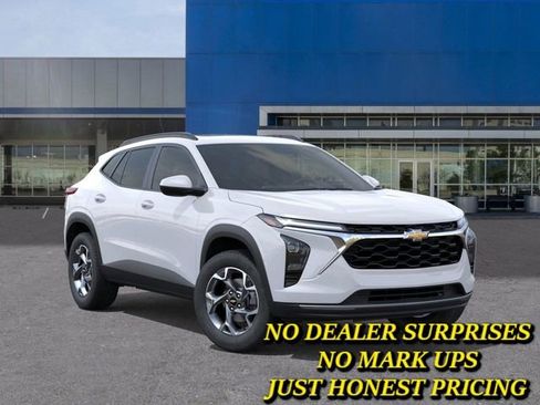 New 2026 Chevrolet Trax LT w/ Sunroof Package image 7