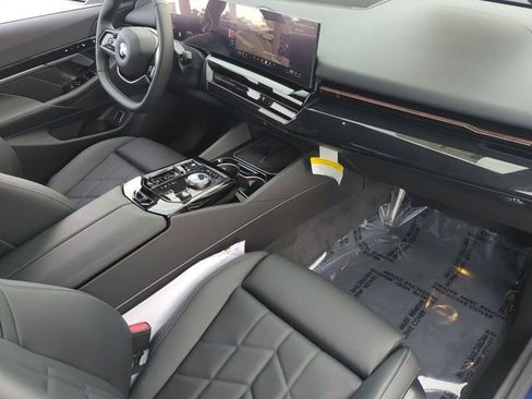 Used 2026 BMW 530i w/ Premium Package image 12