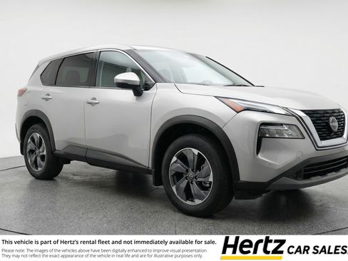 Used 2025 Nissan Rogue SV image 1