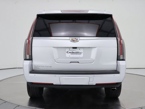 Used 2019 Cadillac Escalade Luxury image 4