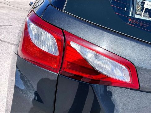 Used 2018 Chevrolet Equinox LS image 22