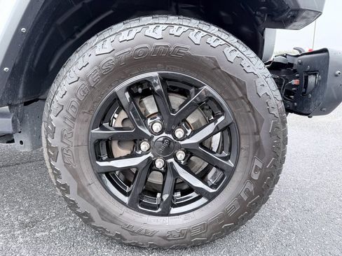 Used 2023 Jeep Gladiator Sport image 31