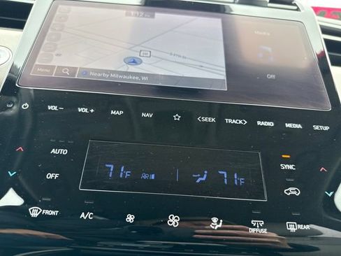 Used 2022 Hyundai Tucson Limited image 32